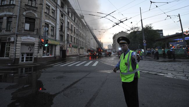 Пожар в выселенном доме на улице Нижняя Красносельская