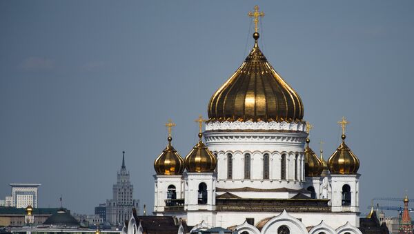 Вид на Храм Христа Спасителя и центр Москвы