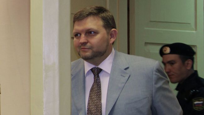 Губернатор Кировской области Белых прибыл в суд на допрос по делу Кировлеса