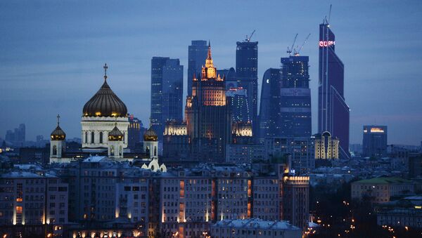 Вид на храм Христа Спасителя и ММДЦ Москва-Сити. Архивное фото