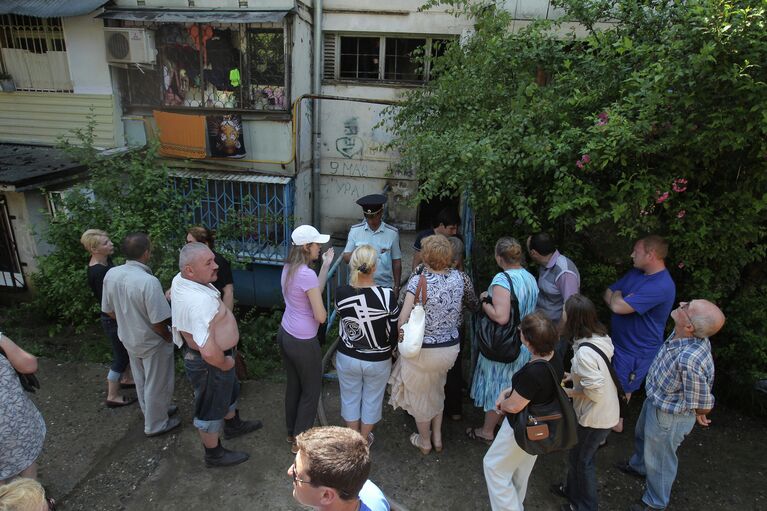 На месте пожара в жилом доме на улице Чехова в городе Сочи