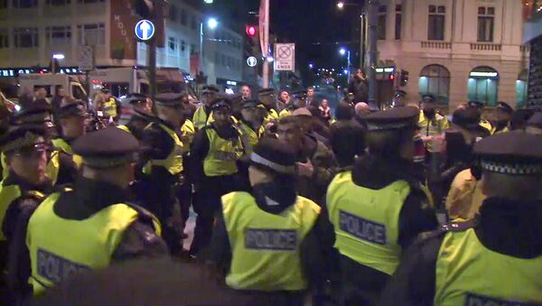 Столкновения полиции и ультраправых после теракта в Лондоне