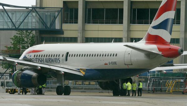 Пассажирский самолет совершил экстренную посадку в Хитроу в Лондоне