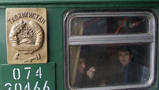 Прибытие поездов из Средней Азии в Москву. Архивное фото