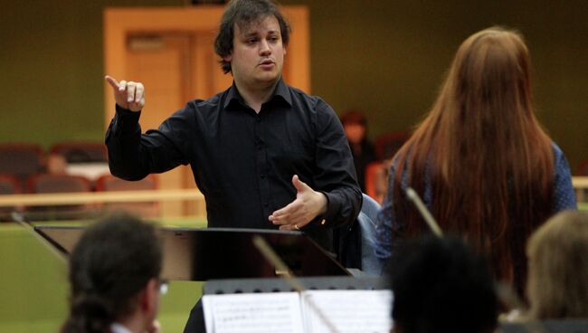 Тенор Мариинки сыграет в опере Евгений Онегин в новом театре во Владивостоке Тенор Мариинки сыграет в опере Евгений Онегин в новом театре во Владивостоке