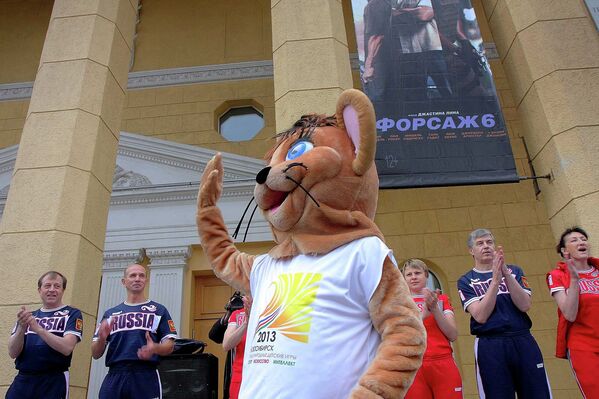 Утренняя зарядка с Александром Карелиным и олимпийцами в Новосибирске