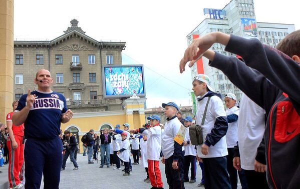 Утренняя зарядка с Александром Карелиным и олимпийцами в Новосибирске