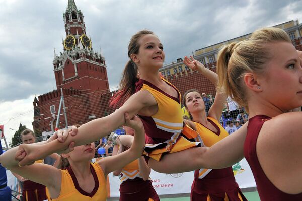 Участницы фестиваля черлидинговых команд в Москве