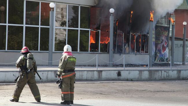 Пожар в магазине пиротехники в Перми