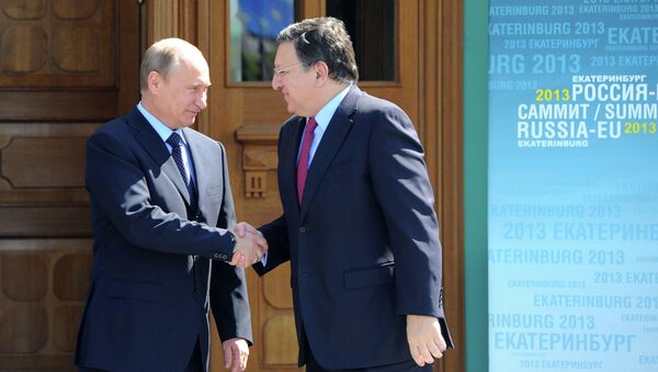 Президент РФ Владимир Путин (слева) и председатель Еврокомиссии Жо. Архивное фото
