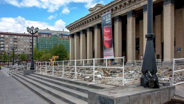 Брусчатка сменит плитку перед оперным театром в Новосибирске