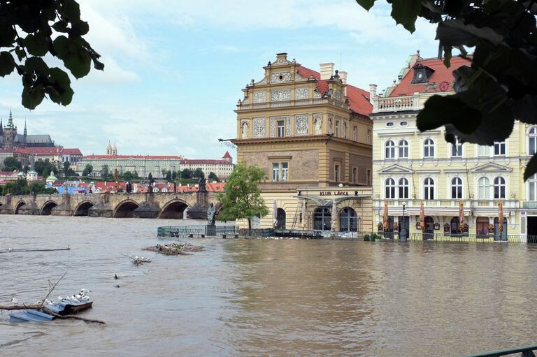 Большая вода прошла через Прагу. Наводнение в Чехии