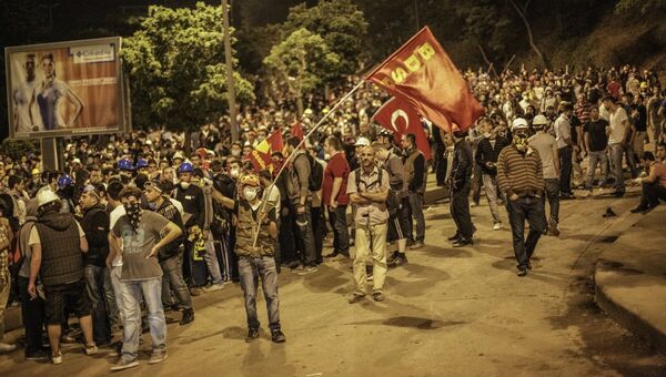 Столкновения протестующих и полиции в Турции. Архив