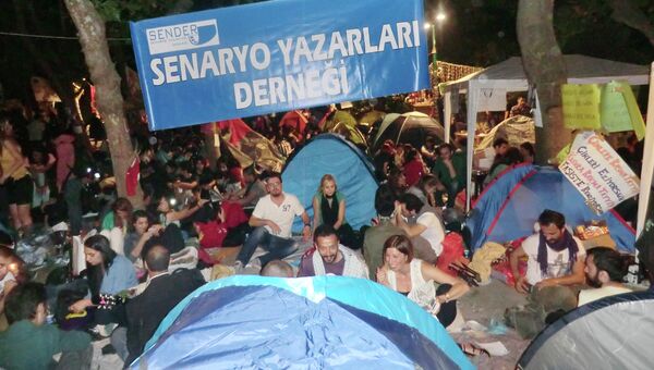Палаточный лагерь в парке Гези в Стамбуле