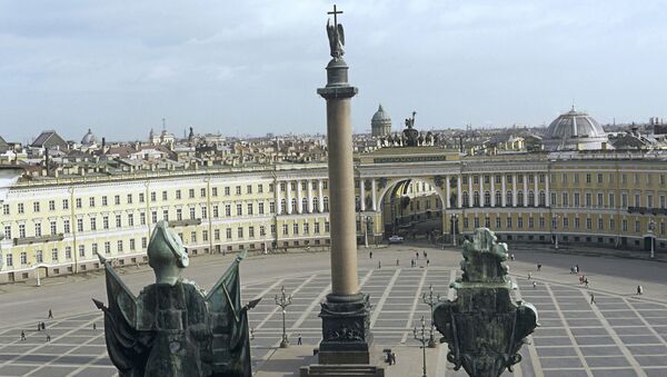 Вид на Дворцовую площадь в Санкт-Петербурге