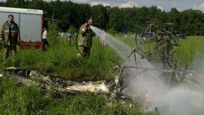 Легкомоторный самолет упал в Подмосковье