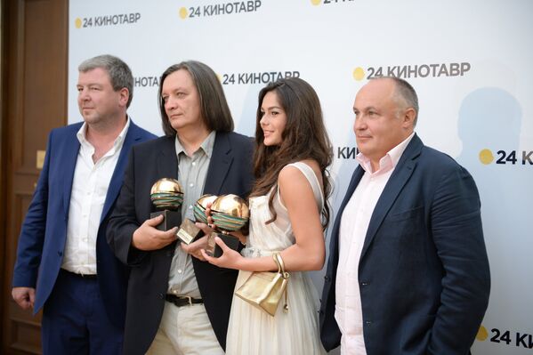Церемония награждения лауреатов 24-го кинофестиваля Кинотавр