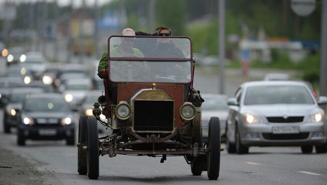 В Новосибирск прибыли раритетные авто ралли Пекин – Париж