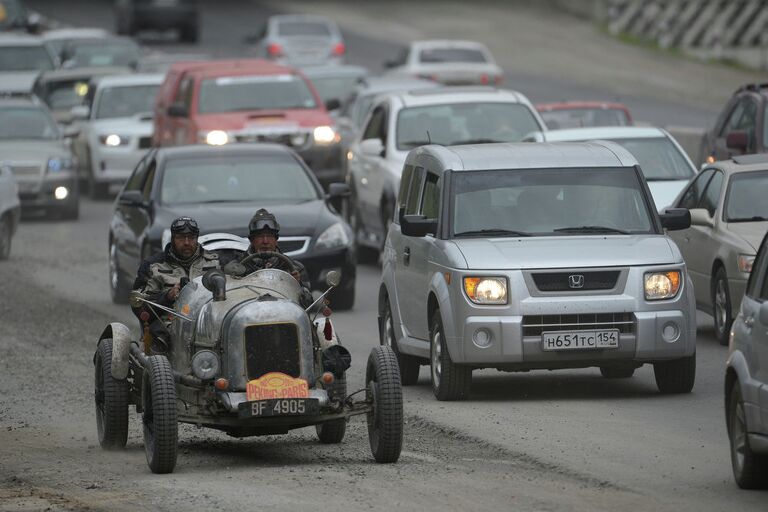 В Новосибирск прибыли раритетные авто ралли Пекин – Париж