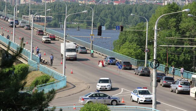 Первый день ремонта моста через Волгу в Костроме