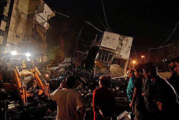В индийском городе Мумбаи произошло частичное обрушение четырехэтажного жилого здания