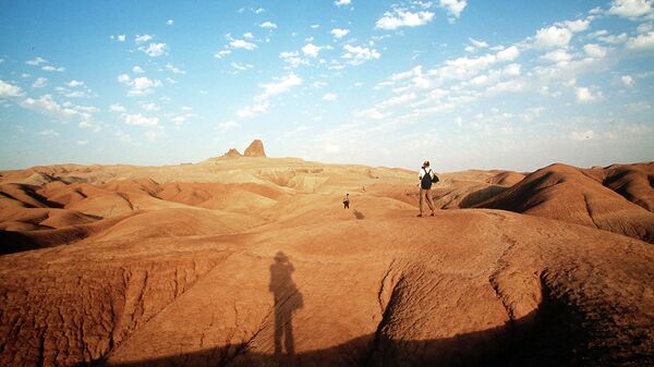 Пустыня Каракум в окрестностях города Небит-Даг