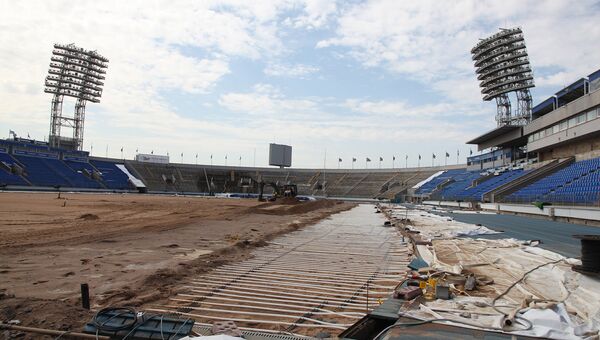 Смена газона на стадионе Петровский