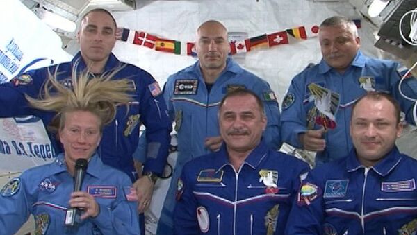 Экипаж МКС поздравил Терешкову с 50-летием ее первого полета в космос