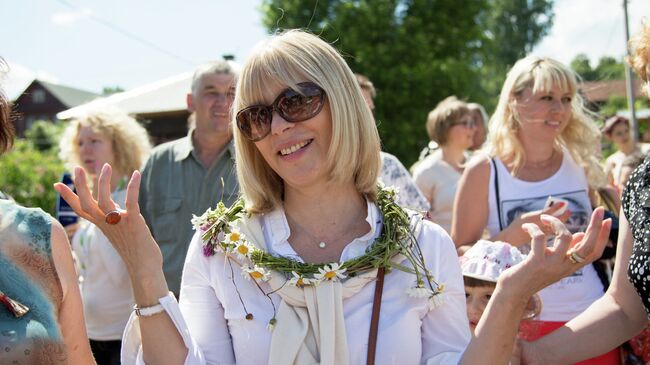 Вера Глаголева во время церемонии открытия экспозиции части архива режиссера Андрея Тарковского в Иваново Вера Глаголева во время церемонии открытия экспозиции части архива режиссера Андрея Тарковского в Иваново