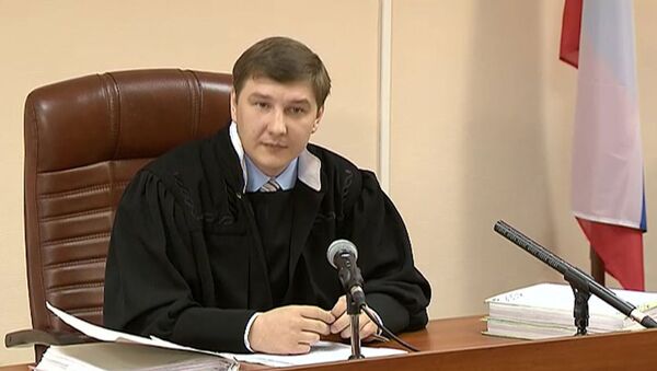 Судья попросил Навального отвечать на вопросы, а не задавать их