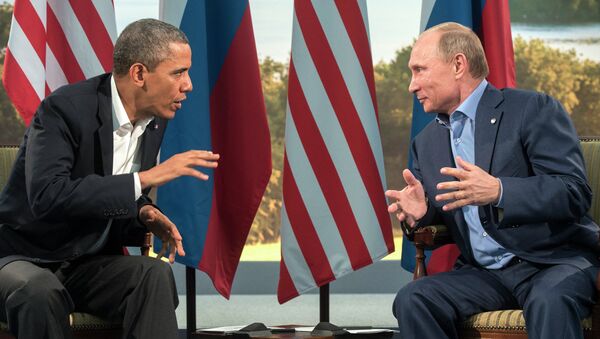 Президент России Владимир Путин (справа) и президент США Барак Обама. Архивное фото