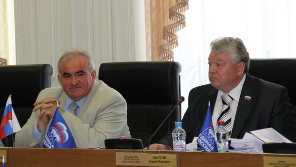 Губернатор Костромы Сергей Ситников (слева)