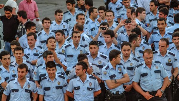 Полицейские на площади Таксим. Архивное фото