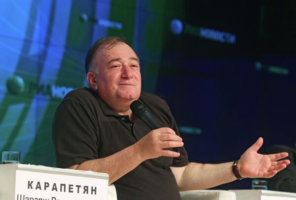 Шеварш Карапетян после специального показа документального фильма Пловец Шеварш Карапетян после специального показа документального фильма Пловец