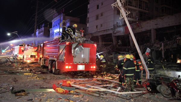 Последствия взрыва в здании ресторана в городе Шочжоу, Китай