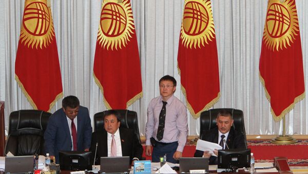 Парламент Кыргызстана денонсировал соглашение о ЦТП Манас