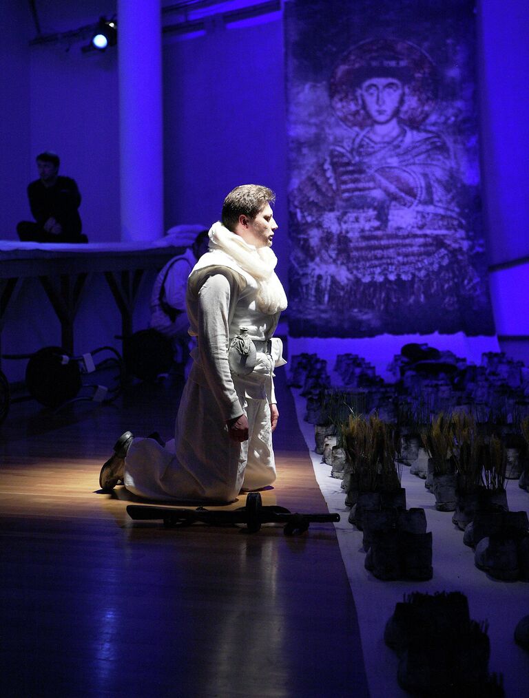 Репетиция спектакля Песнь лебедей