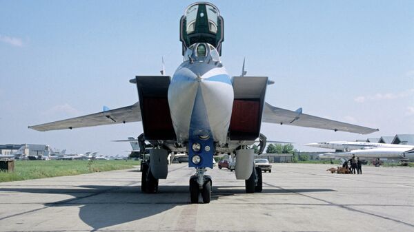 Сверхзвуковой всепогодный истребитель-перехватчик дальнего действия МиГ-31