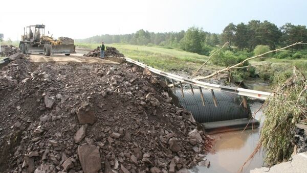 Разрушение дороги на юге Красноярского края