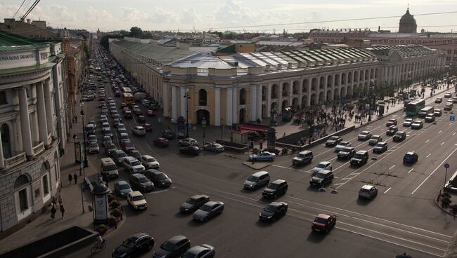 Перекресток Невского проспекта и Садовой улицы