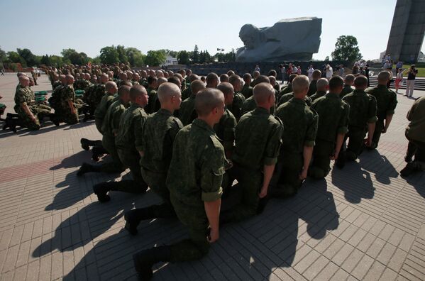 Церемония перезахоронения останков 2-х солдат, погибших в первый день Великой Отечественной войны в Брестской крепости