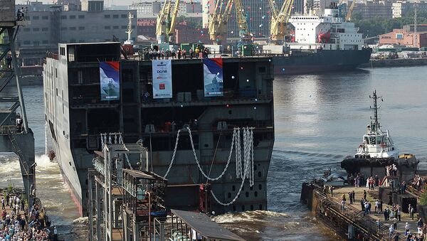 Спуск на воду кормовой части первого ДВКД Владивосток типа Мистраль
