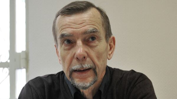 Лидер движения За права человека Лев Пономарев, архивное фото