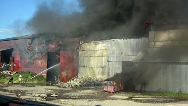 Пожар на складе канцелярских товаров в Новосибирске