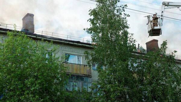 Крыша дома на Ивановского горит в Томске
