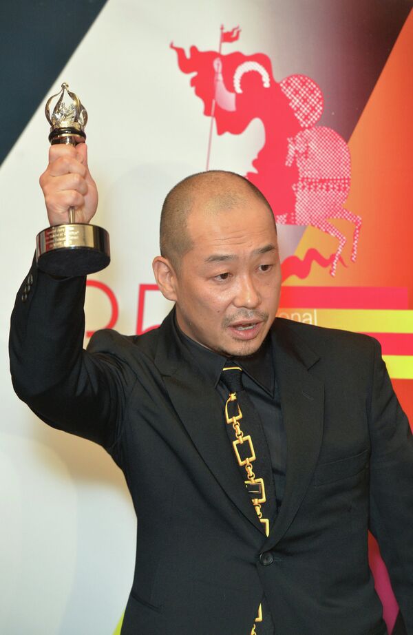 Режиссер Тацуси Оомори за японскую драму Долина прощаний (Sayonara keikoku) получил Специальный приз жюри
