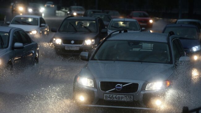 Последствия сильного дождя в Москве
