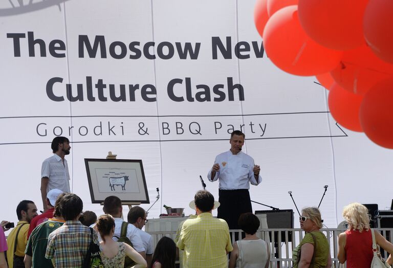 Летний праздник The Moscow News Culture Clash – Gorodki & BBQ Party