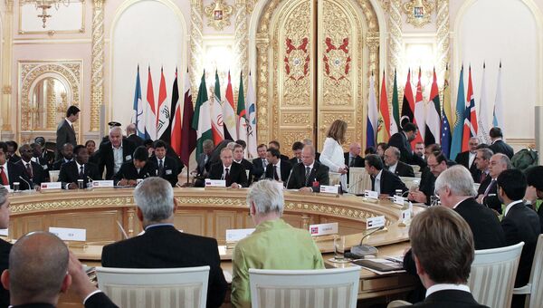 В.Путин на заседании 2-го саммита Форума стран-экспортеров газа. Архив