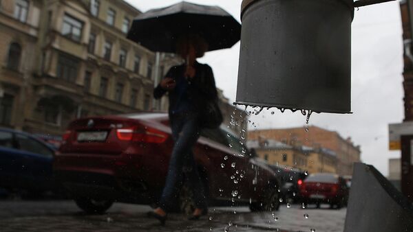Дождь в Петербурге, архивное фото.